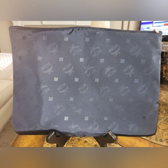 LOW START MCM Pouch NWOT Navy blue w/ logo EUC - Picture 2 of 5